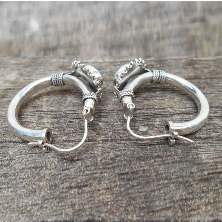 Élégantes boucles d'oreilles en argent sterling ornées de turquoise