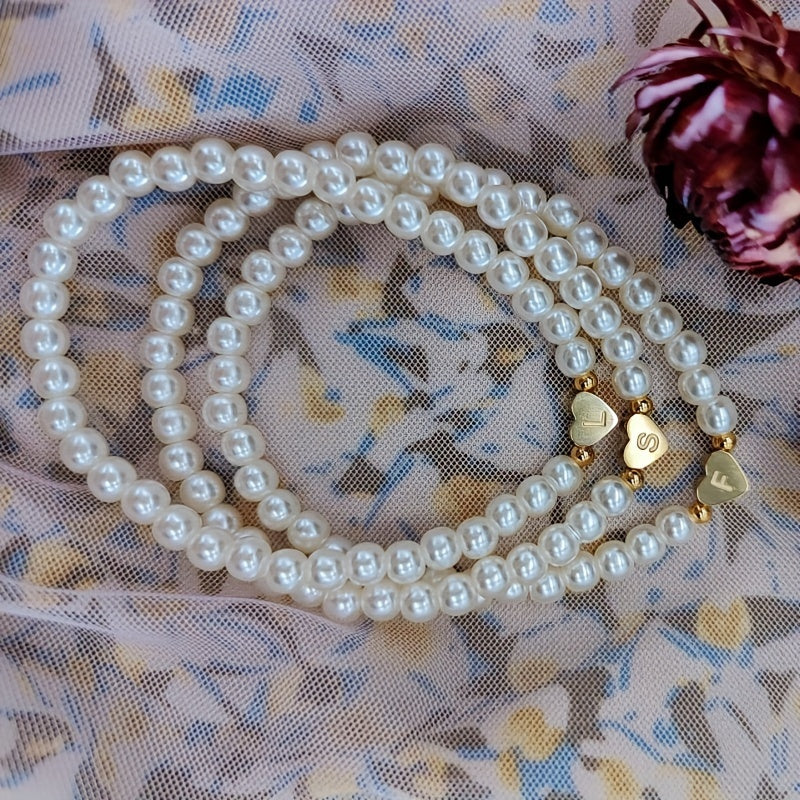 Bracelet Élégant avec Initiale en Forme de Cœur (A–Z)
