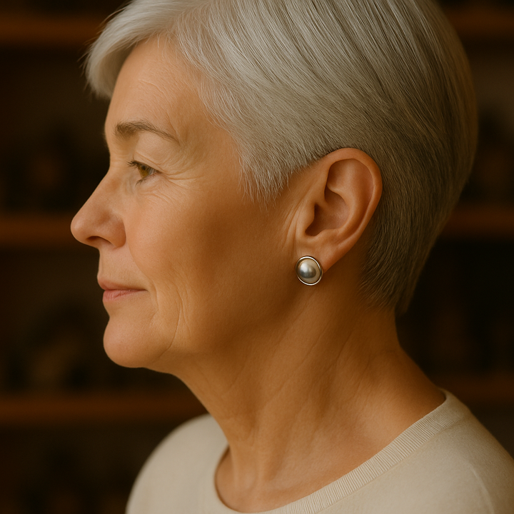 Élégantes boucles d'oreilles ornées de perles noires