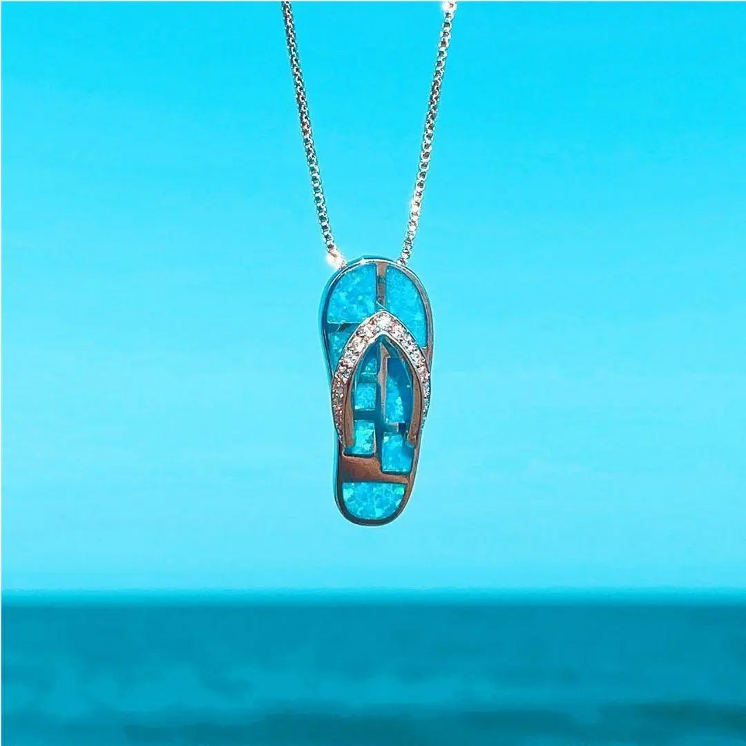 Collier en Argent avec Pendentif Tongs et Opale Bleue