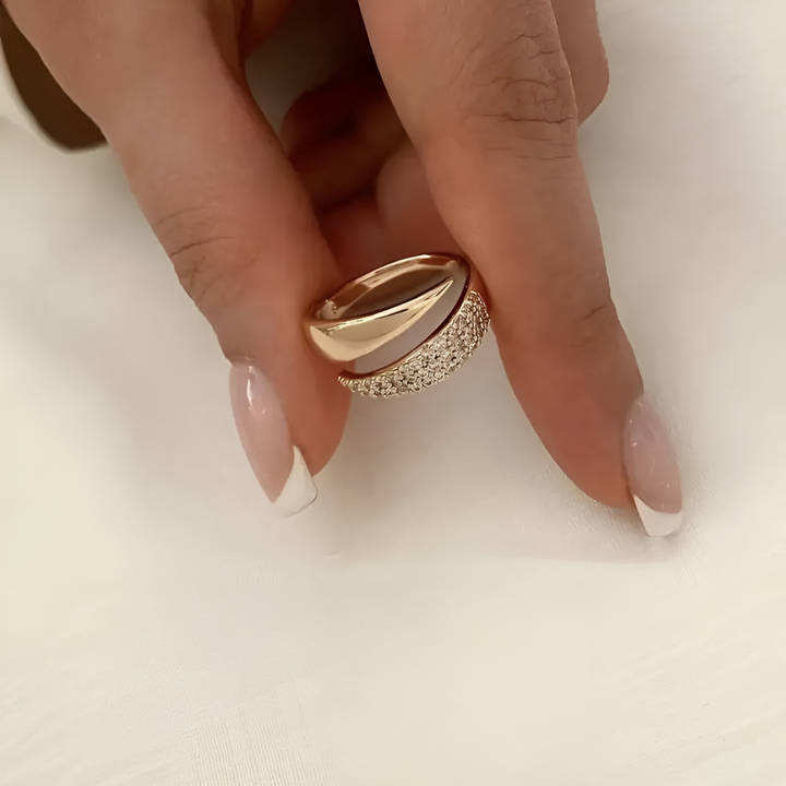 Julie | Élégante Bague Haven