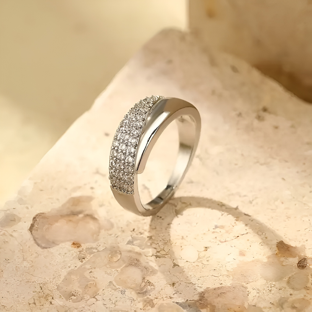 Julie | Élégante Bague Haven