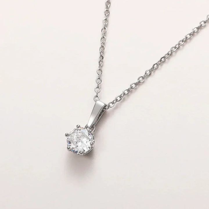 Collier élégant avec pendentif en zircon