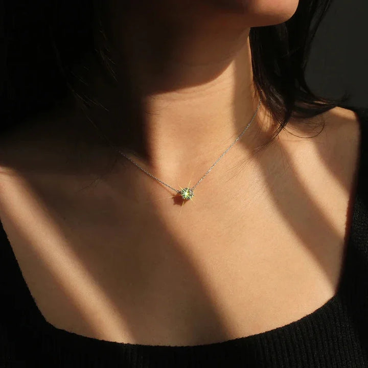 Collier Élégant avec Cristal en Solitaire