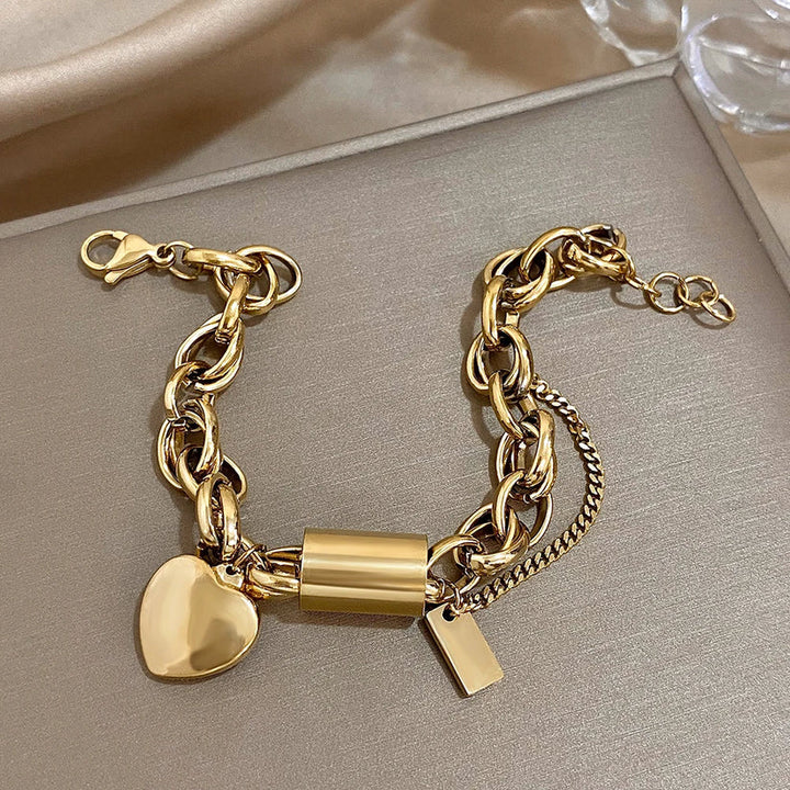 Bracelet en or épais en forme de cœur