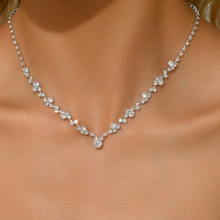 Élégant collier de mariage orné de diamants