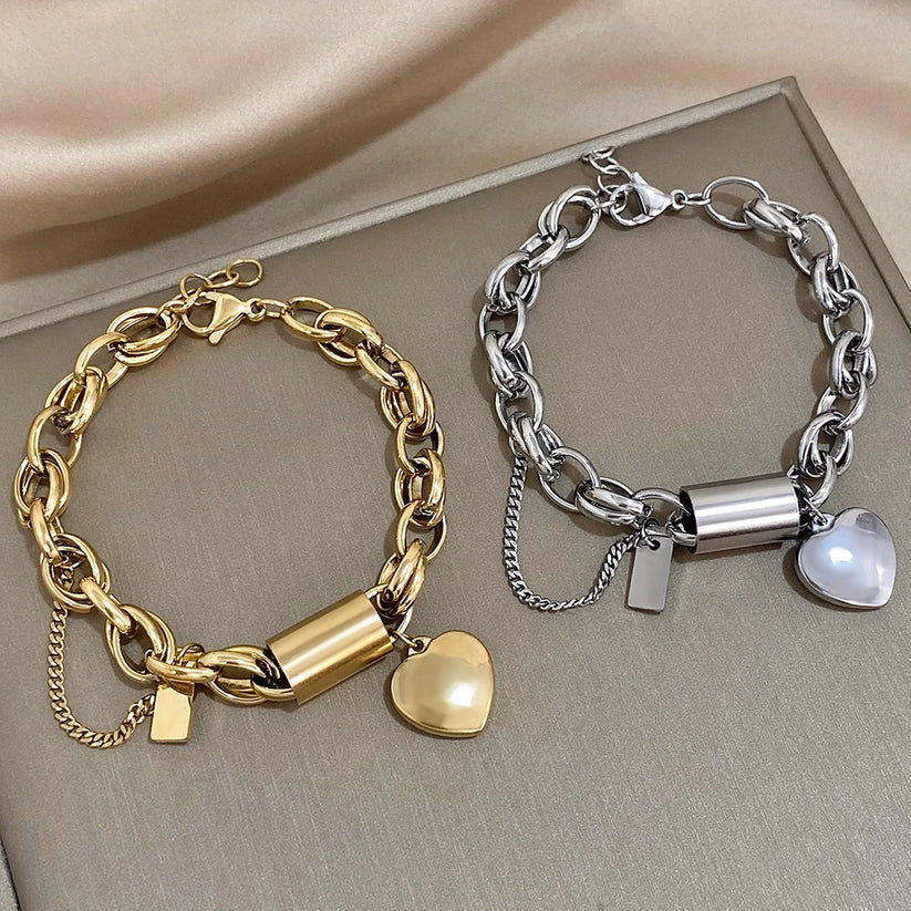 Bracelet en or épais en forme de cœur