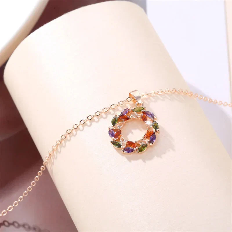 Collier Éclatant avec Pendentif Arc-en-Ciel