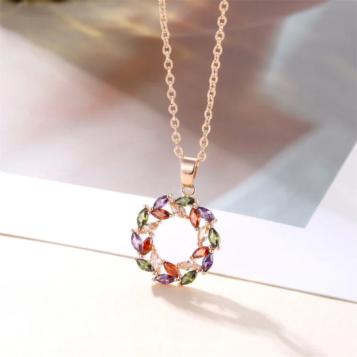 Collier Éclatant avec Pendentif Arc-en-Ciel