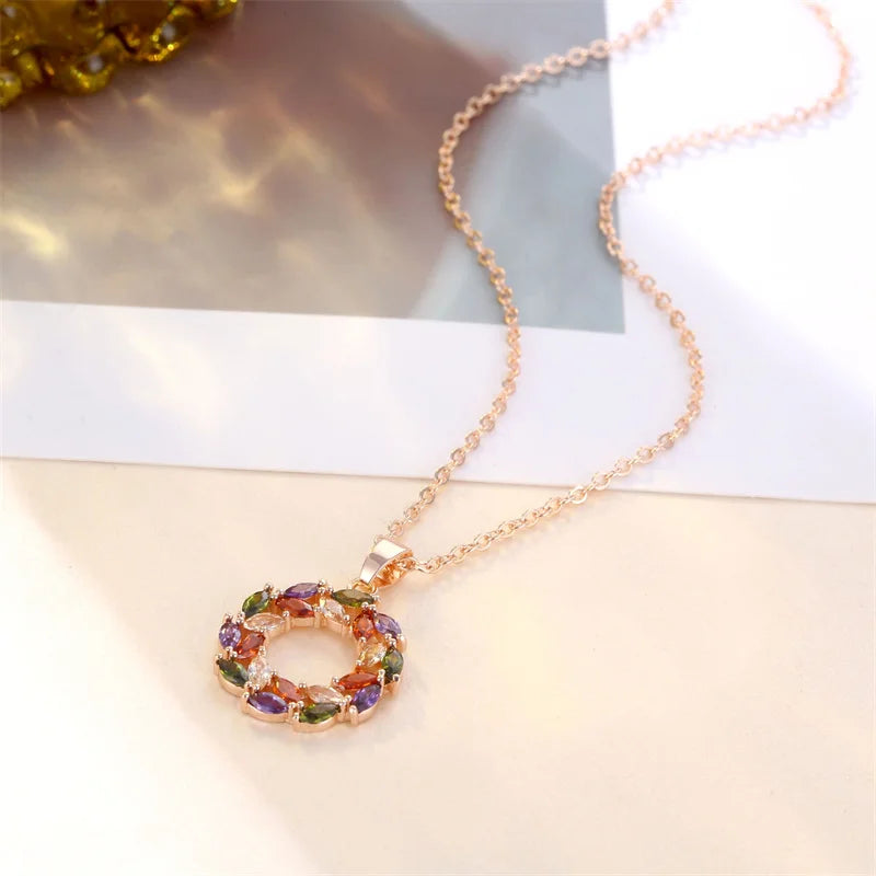 Collier Éclatant avec Pendentif Arc-en-Ciel