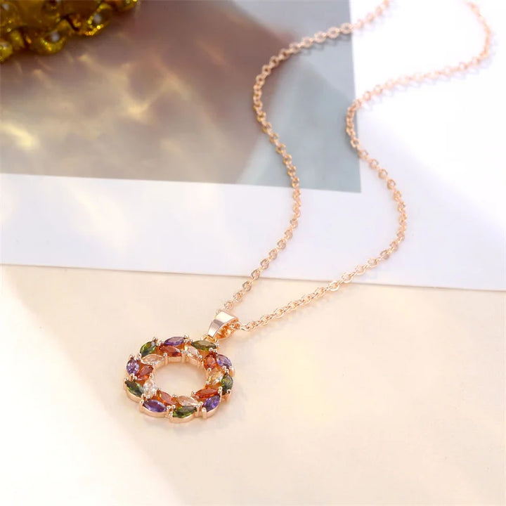 Collier Éclatant avec Pendentif Arc-en-Ciel