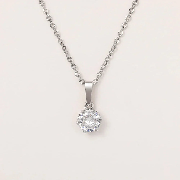 Collier Élégant avec Pendentif en Zirconium