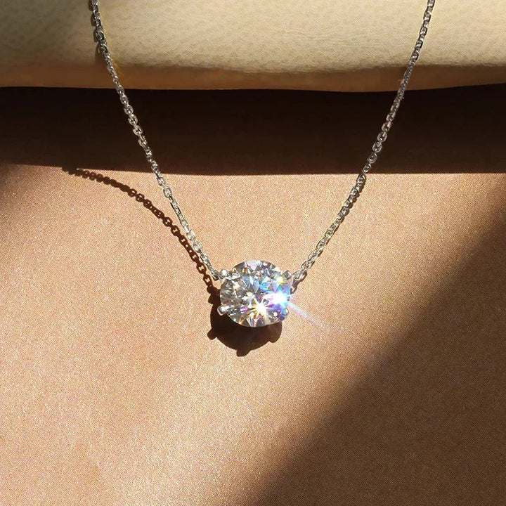 Collier élégant avec cristal solitaire