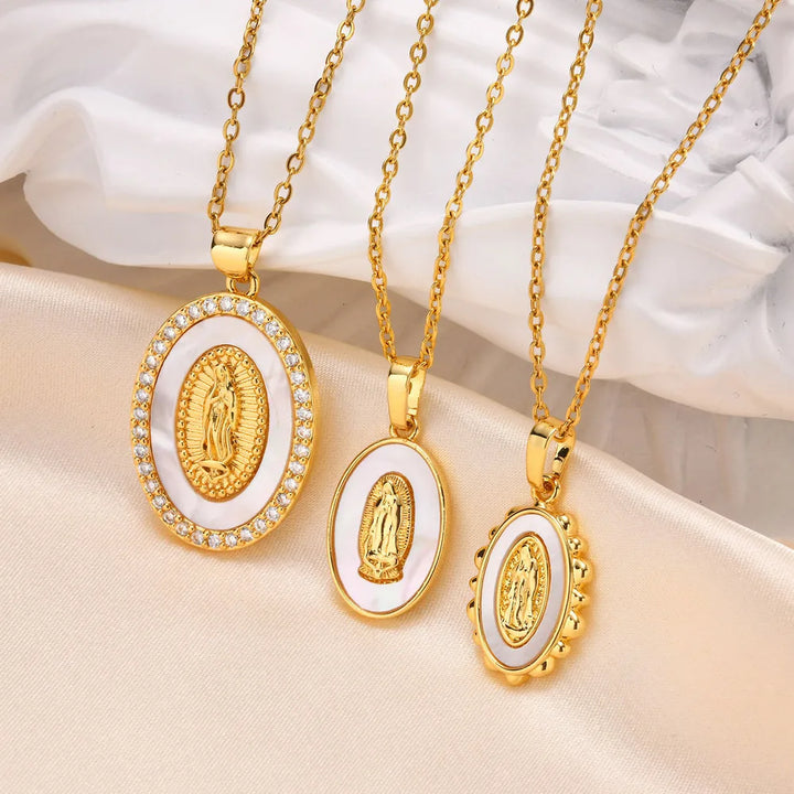 Collier en Or avec Pendentif Ovale de la Vierge