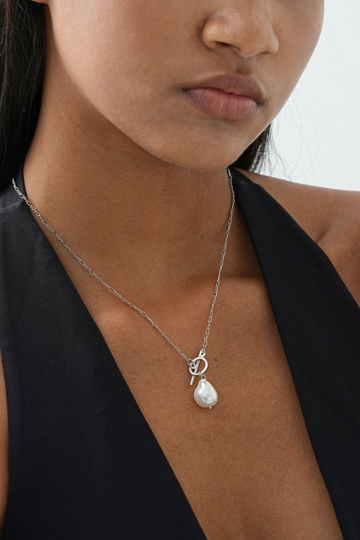 Collier Chic avec Perle Dorée