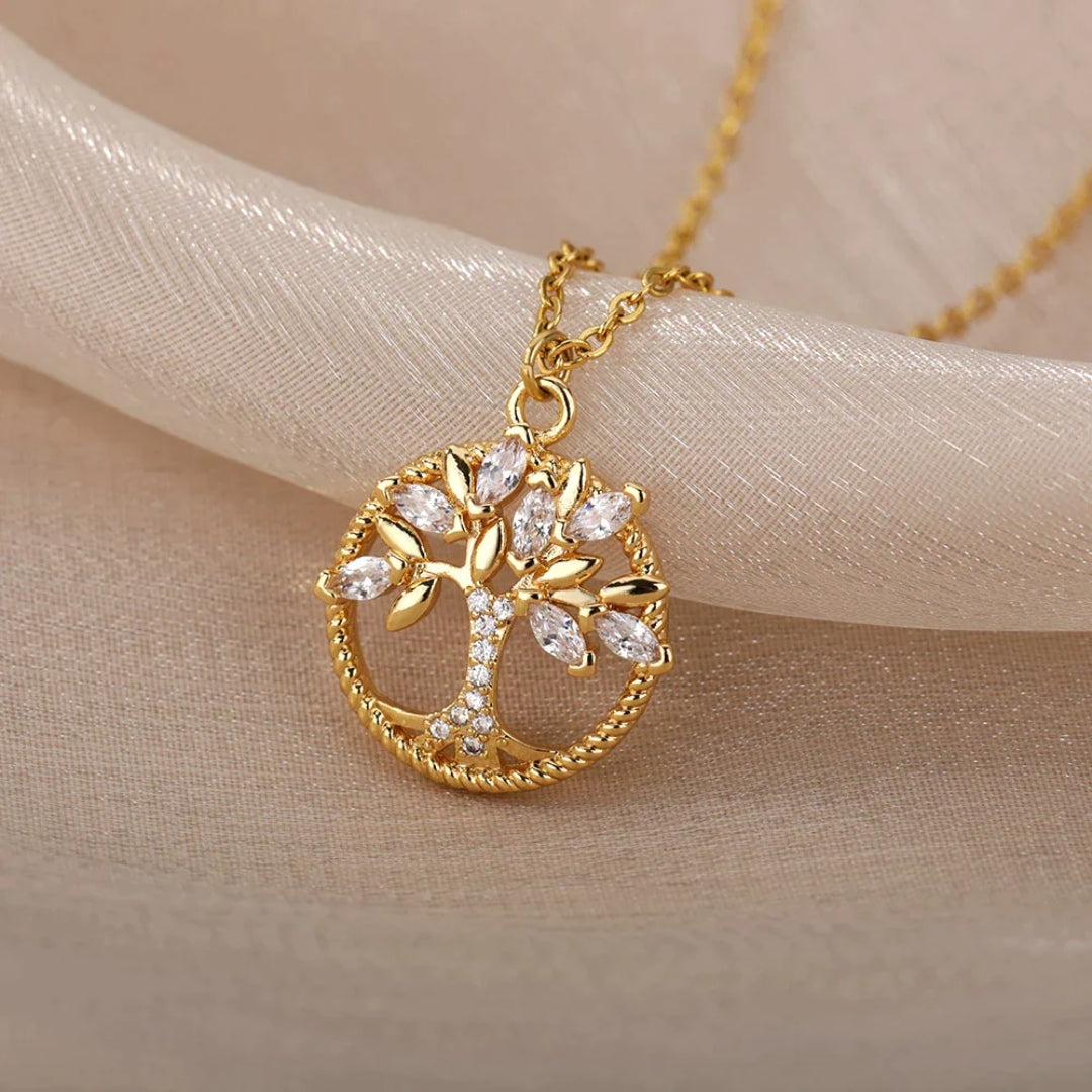 Collier en or avec pendentif Arbre de Vie orné de cristaux