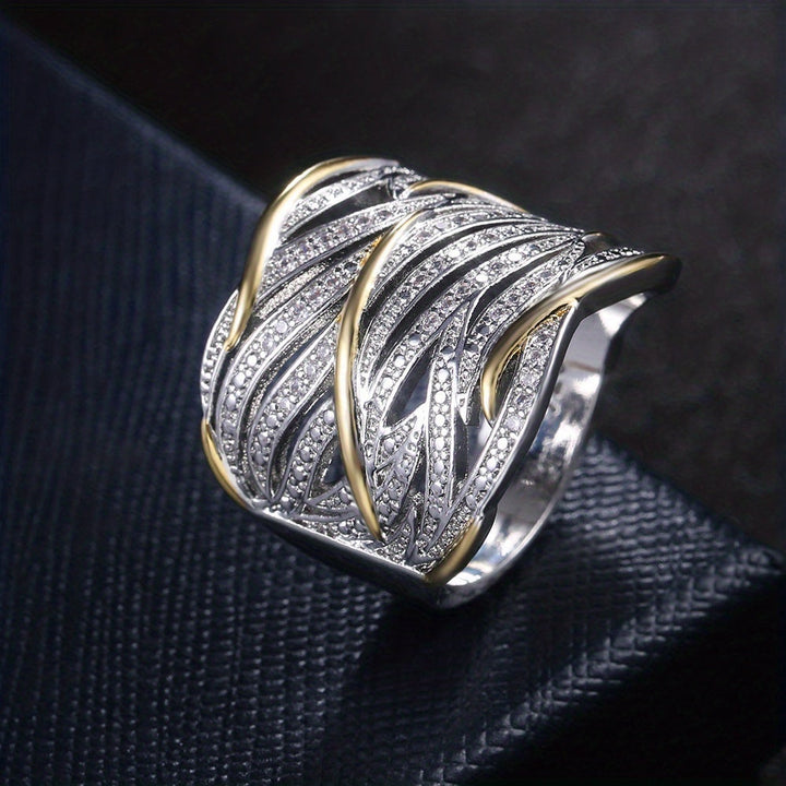 Élégante bague torsadée à plusieurs niveaux