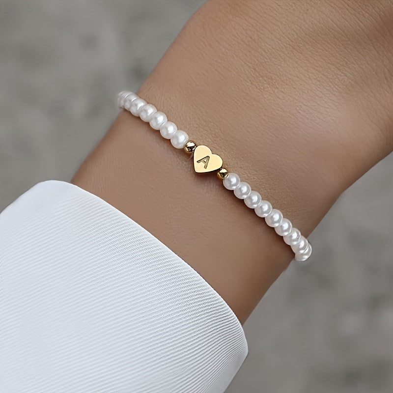Bracelet Élégant avec Initiale en Forme de Cœur (A–Z)