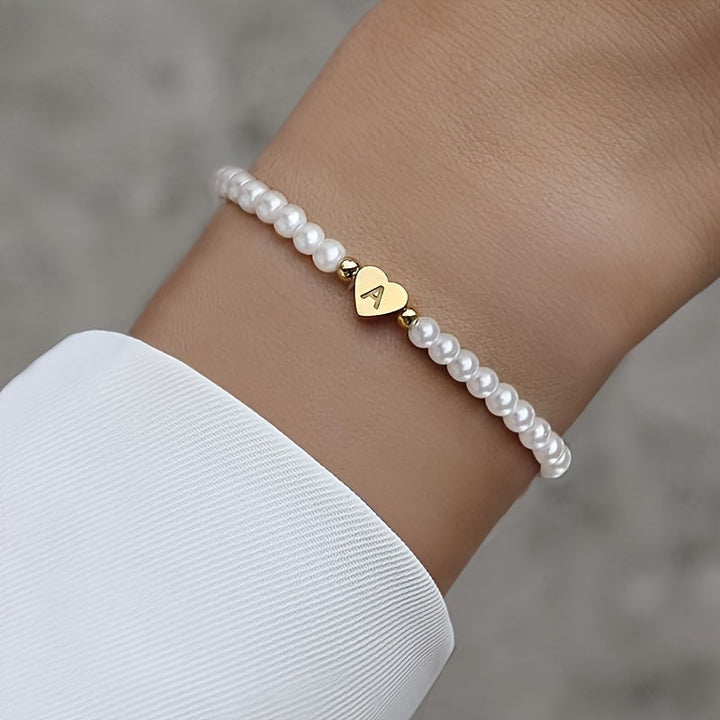 Bracelet Élégant avec Initiale en Forme de Cœur (A–Z)