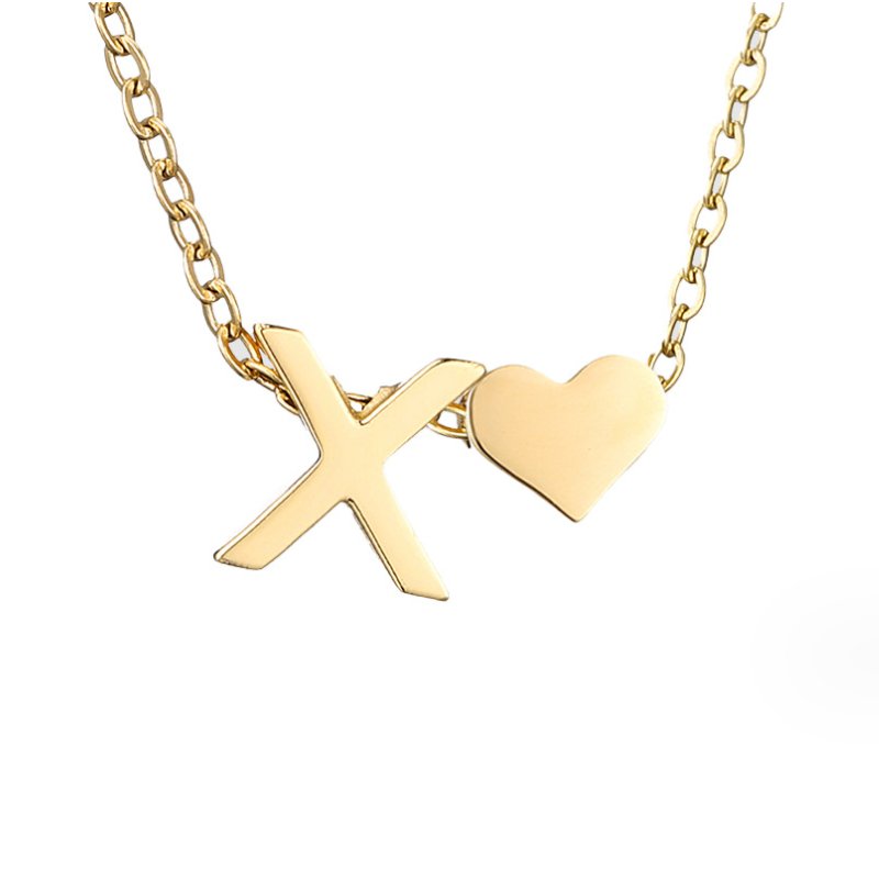 Collier Intemporel avec Pendentif en Forme de Cœur et Initiale