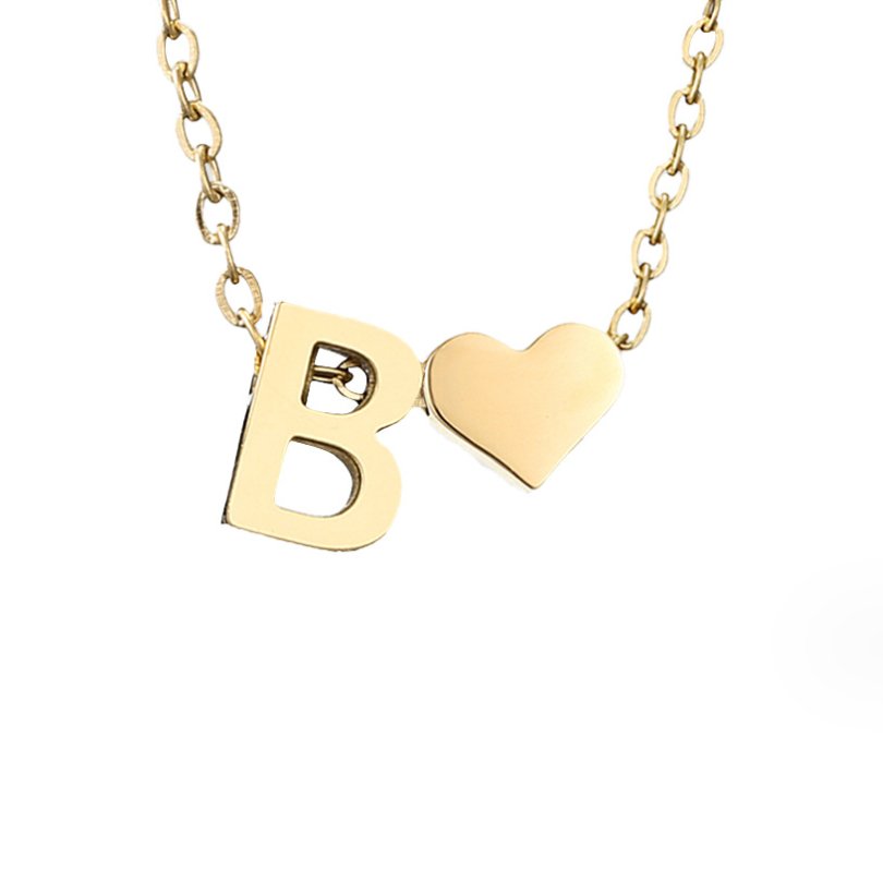 Collier Intemporel avec Pendentif en Forme de Cœur et Initiale