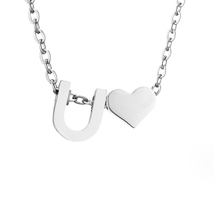 Collier Intemporel avec Pendentif en Forme de Cœur et Initiale