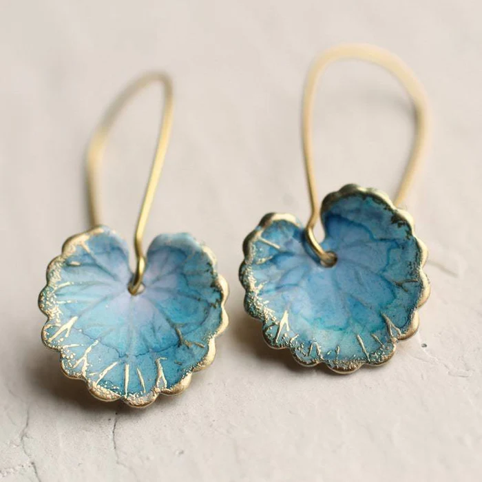 Boucles d'Oreilles Vintage au Design de Feuille Bleue