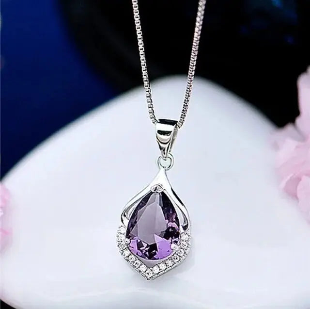 Collier Chic avec Cristal Violet
