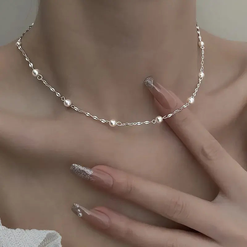 Collier Chic orné de Perles Éclatantes