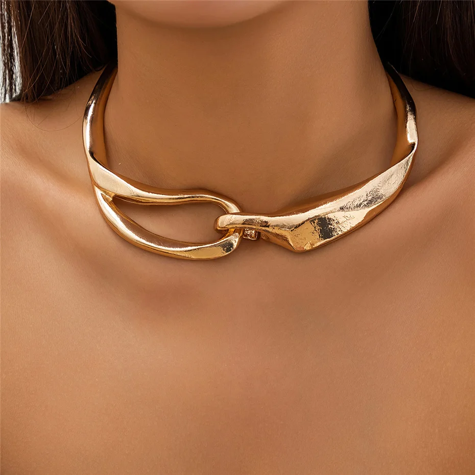 Collier en or à texture distinctive