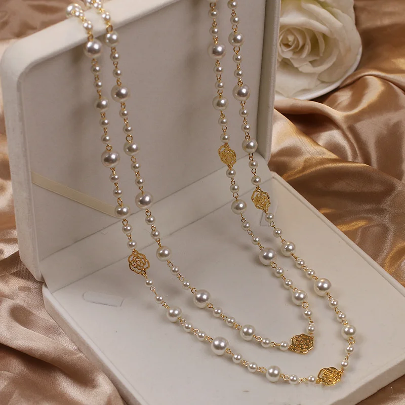 Collier raffiné en or orné de perles