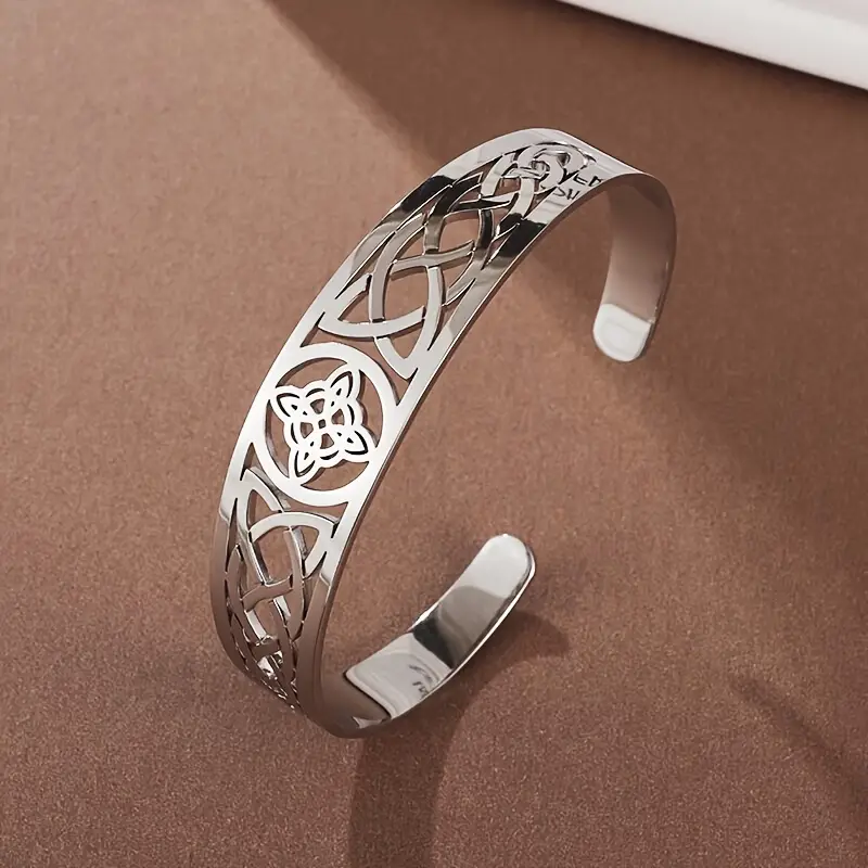 Bracelet ouvert en argent rigide