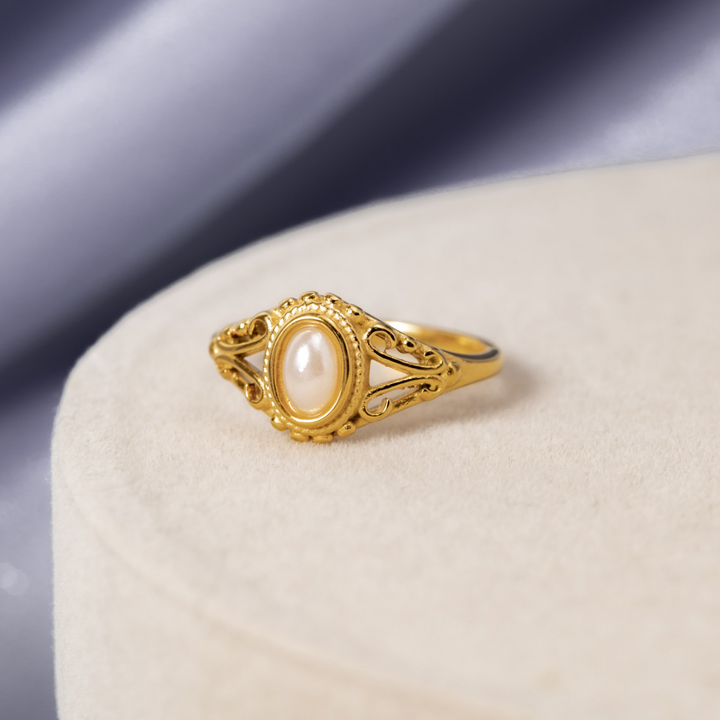 Anneau Vintage en Perles Précieuses